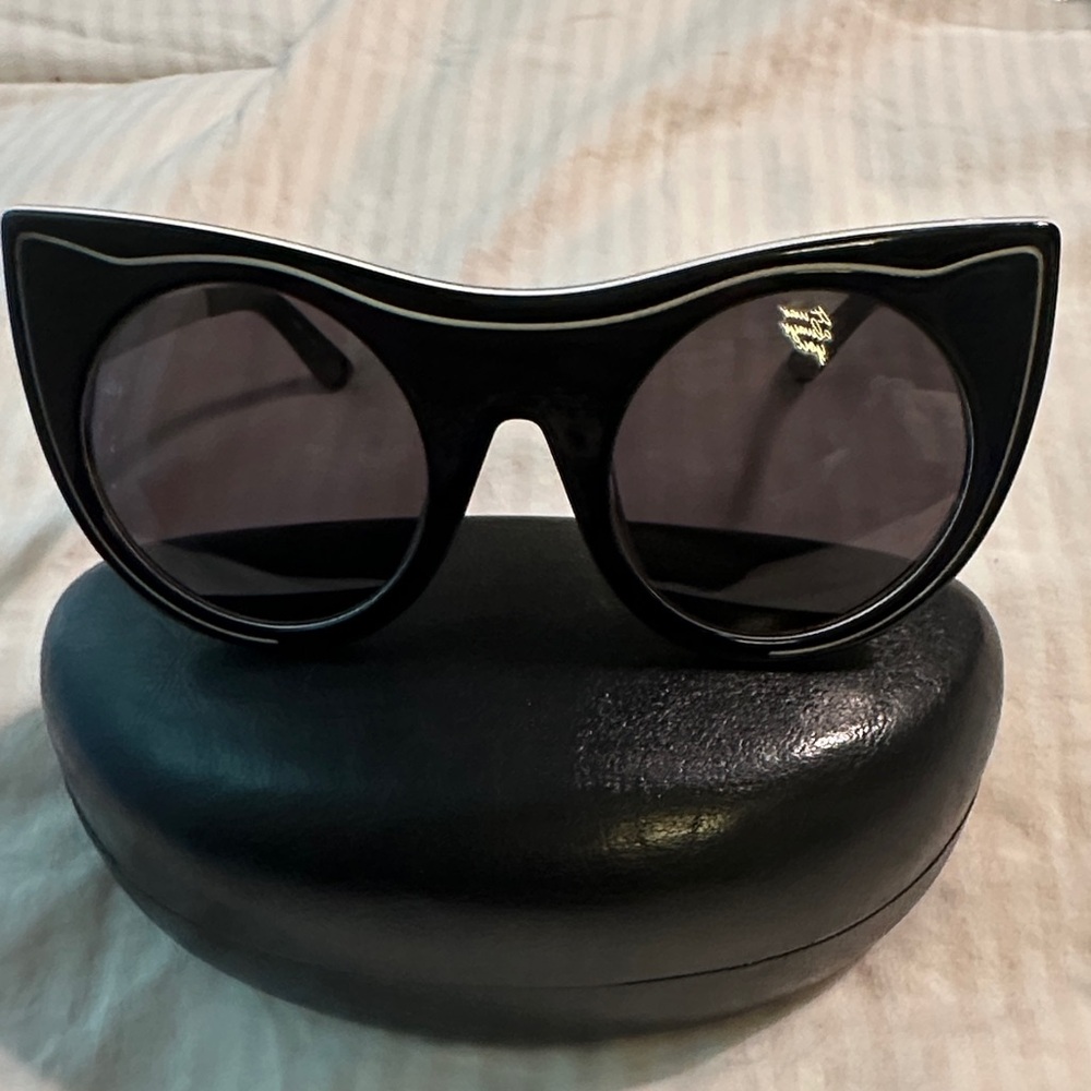 Karl Lagerfeld Cat Black Oversized Round Sunglasses with Subtle White Trim